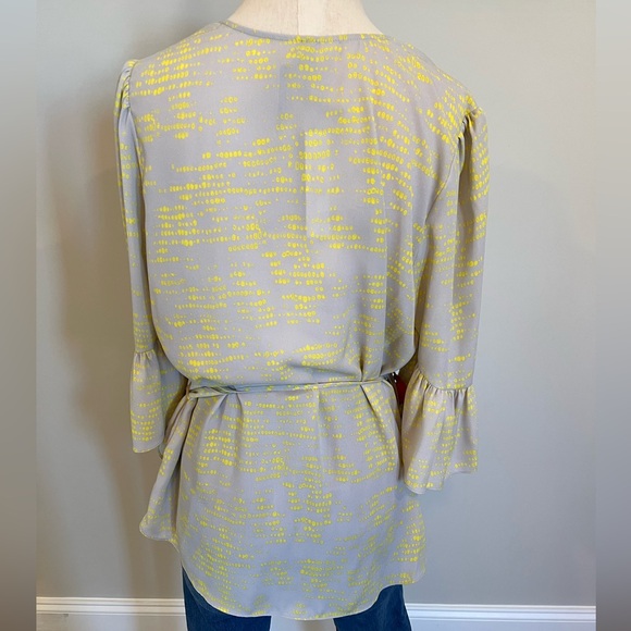 NWT!!! Melissa McCarthy Seven7 wrap top is a size 0X and great for any occasion. - Picture 6 of 7